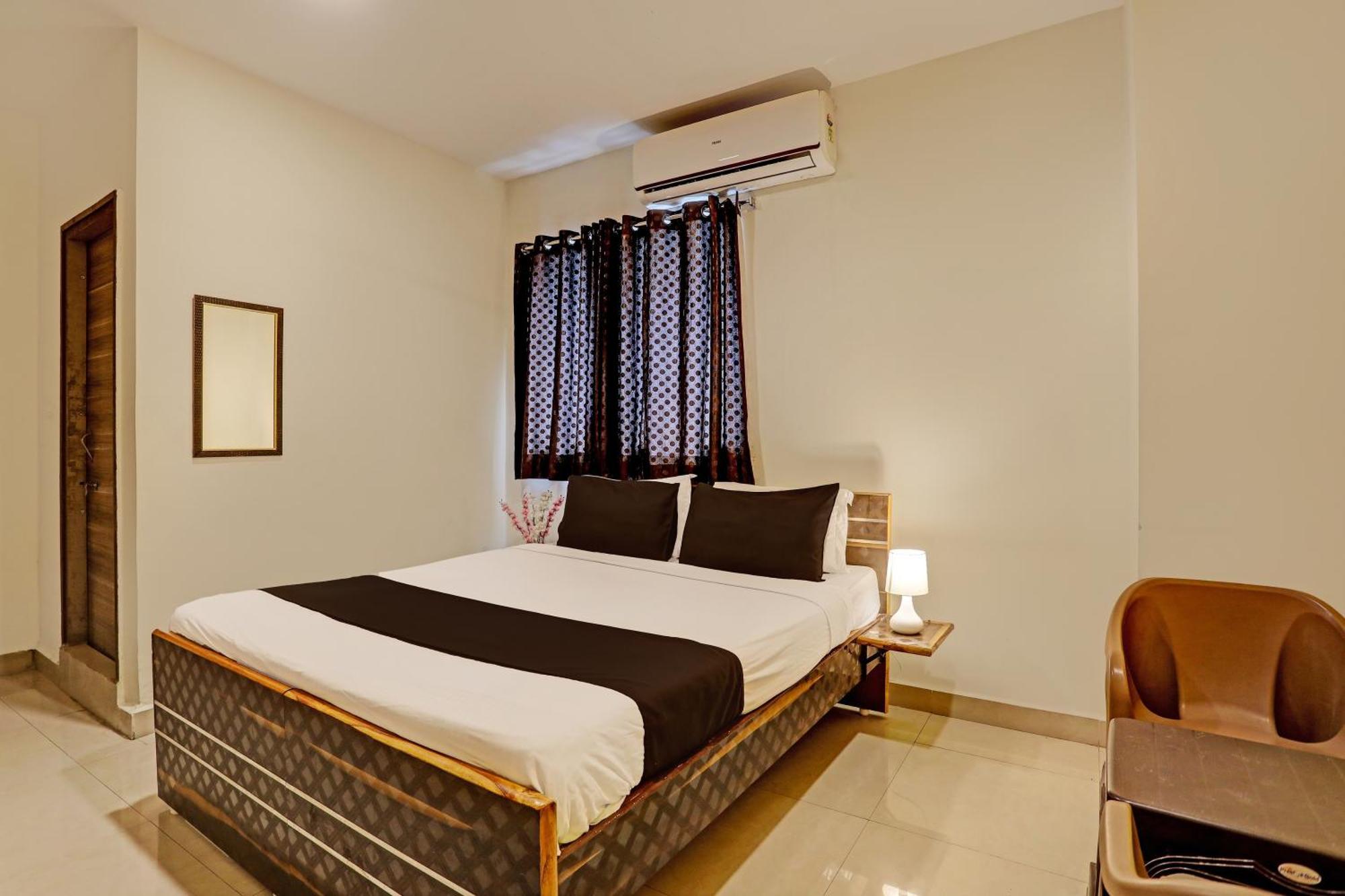 Capital O Saharsh Grand Near Shilparamam Hyderabad Exterior photo