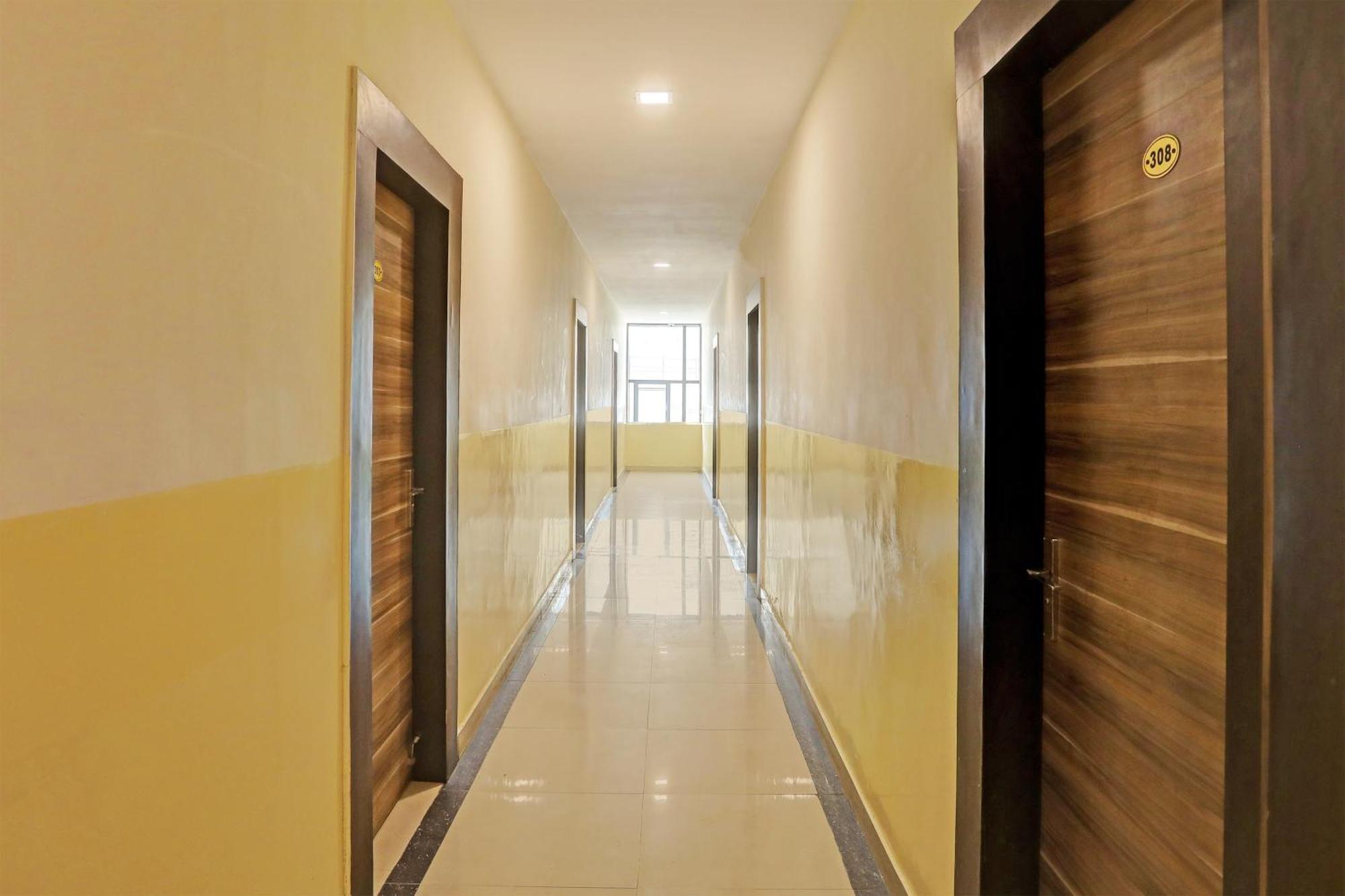 Capital O Saharsh Grand Near Shilparamam Hyderabad Exterior photo