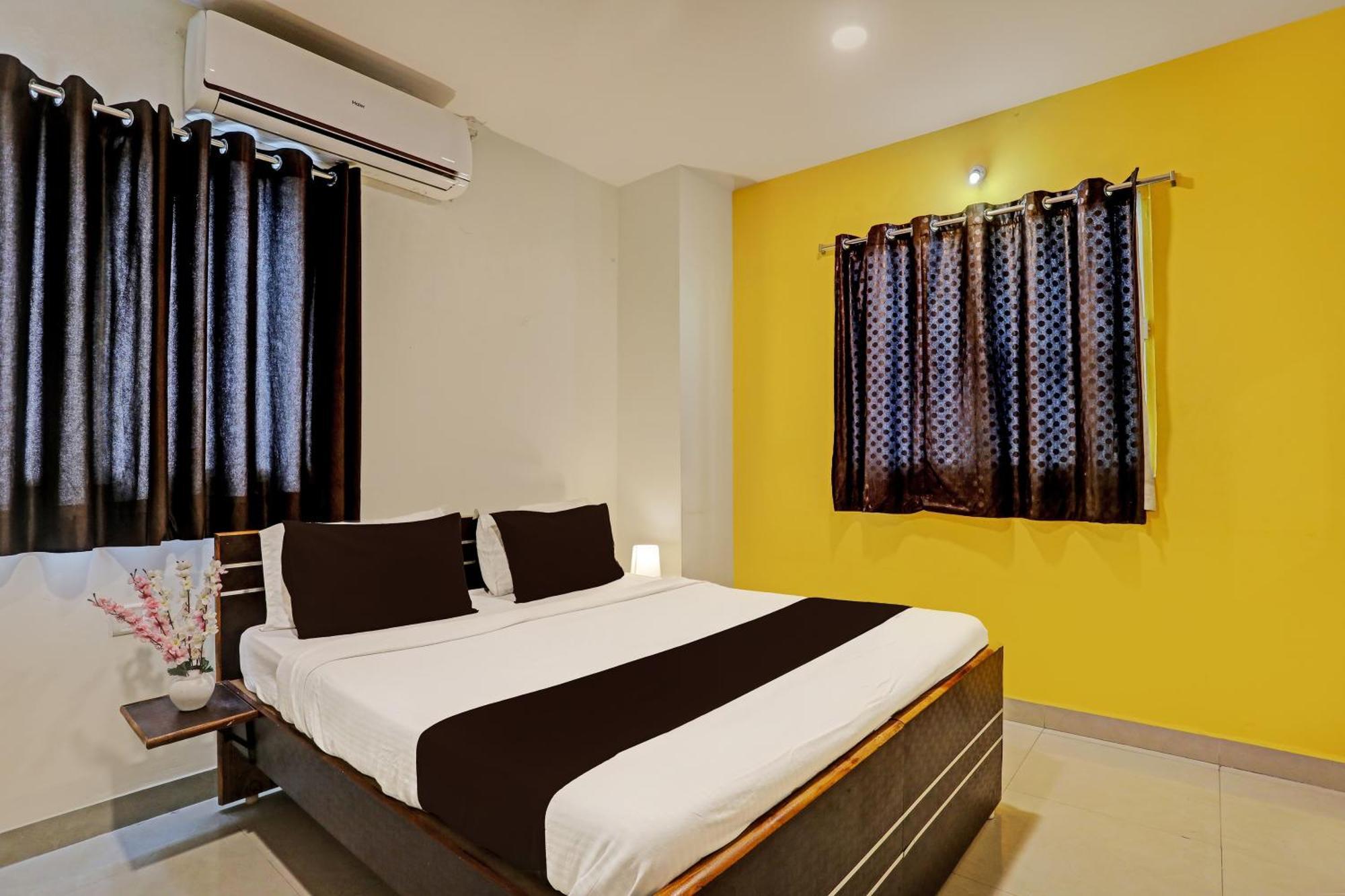 Capital O Saharsh Grand Near Shilparamam Hyderabad Exterior photo