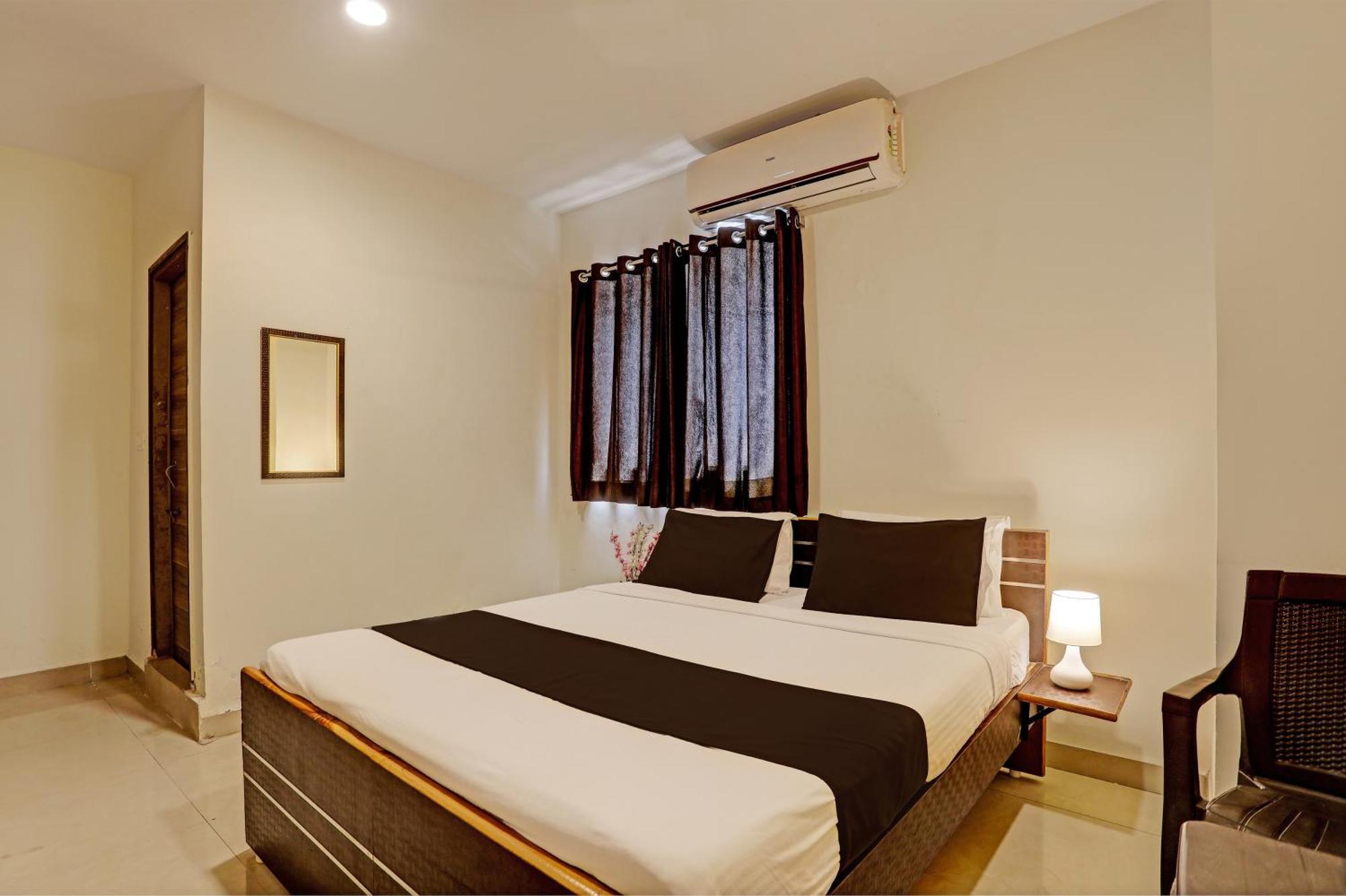 Capital O Saharsh Grand Near Shilparamam Hyderabad Exterior photo