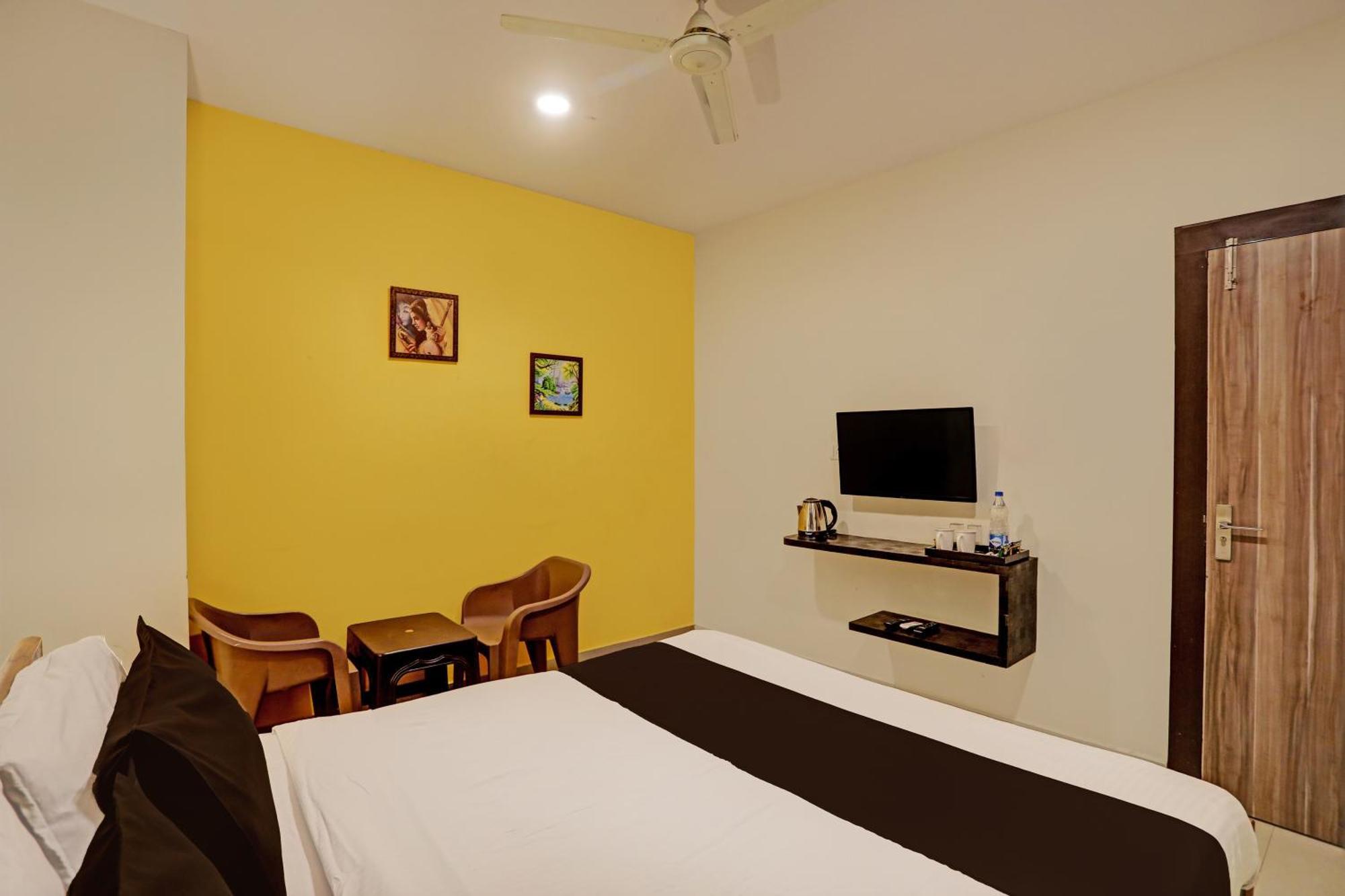 Capital O Saharsh Grand Near Shilparamam Hyderabad Exterior photo