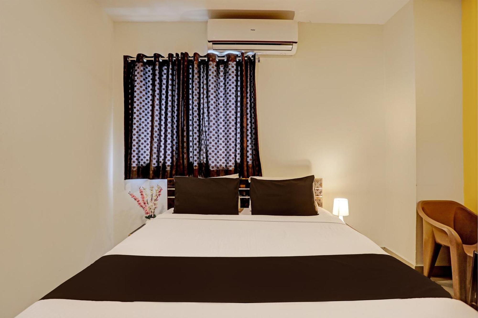 Capital O Saharsh Grand Near Shilparamam Hyderabad Exterior photo