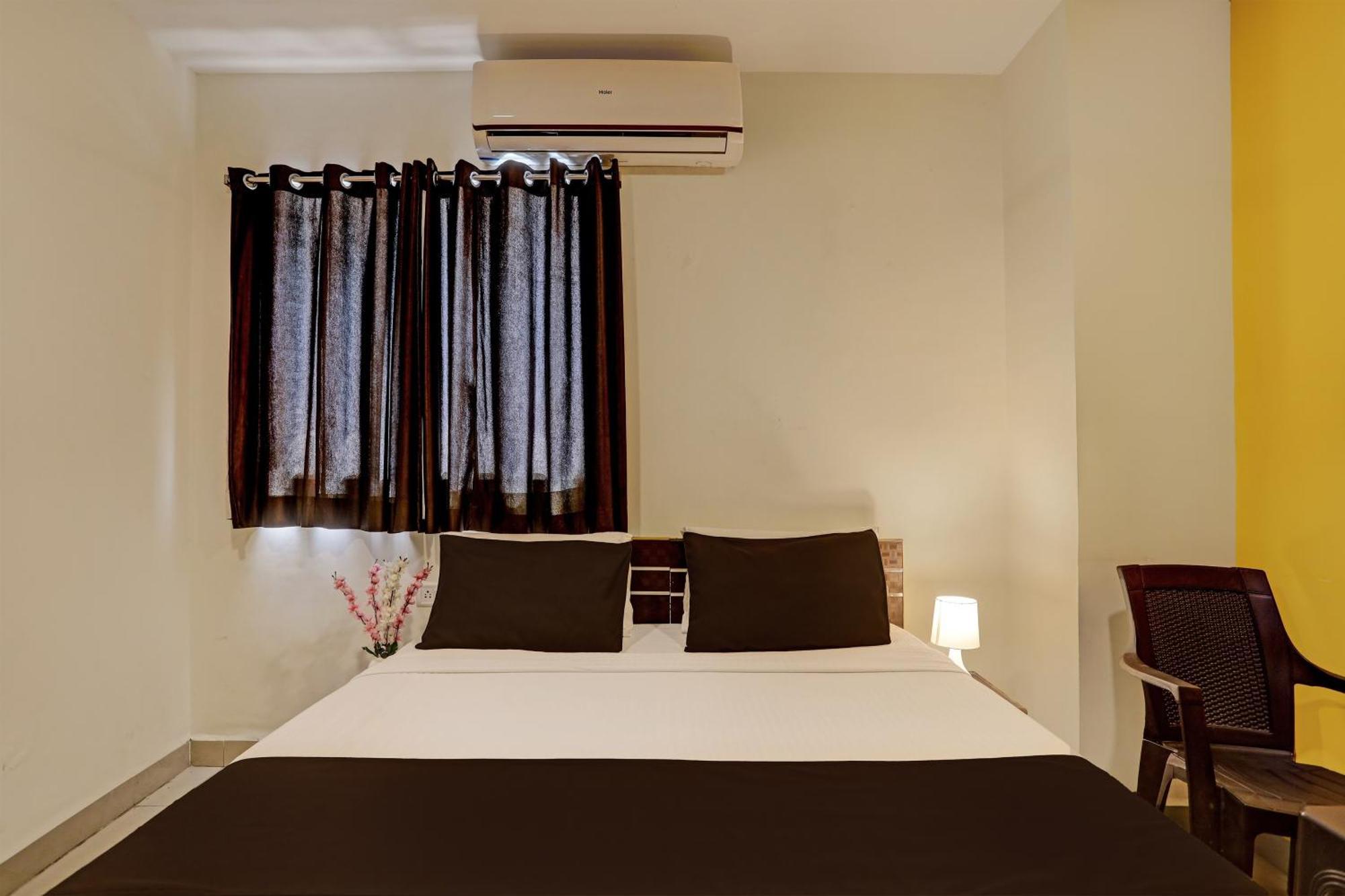 Capital O Saharsh Grand Near Shilparamam Hyderabad Exterior photo