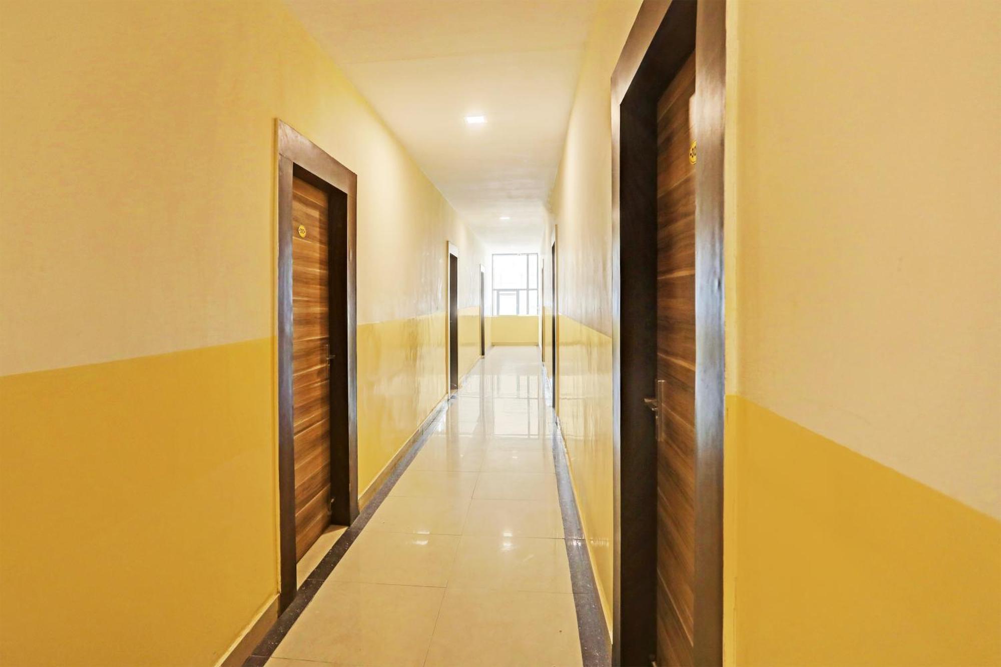 Capital O Saharsh Grand Near Shilparamam Hyderabad Exterior photo