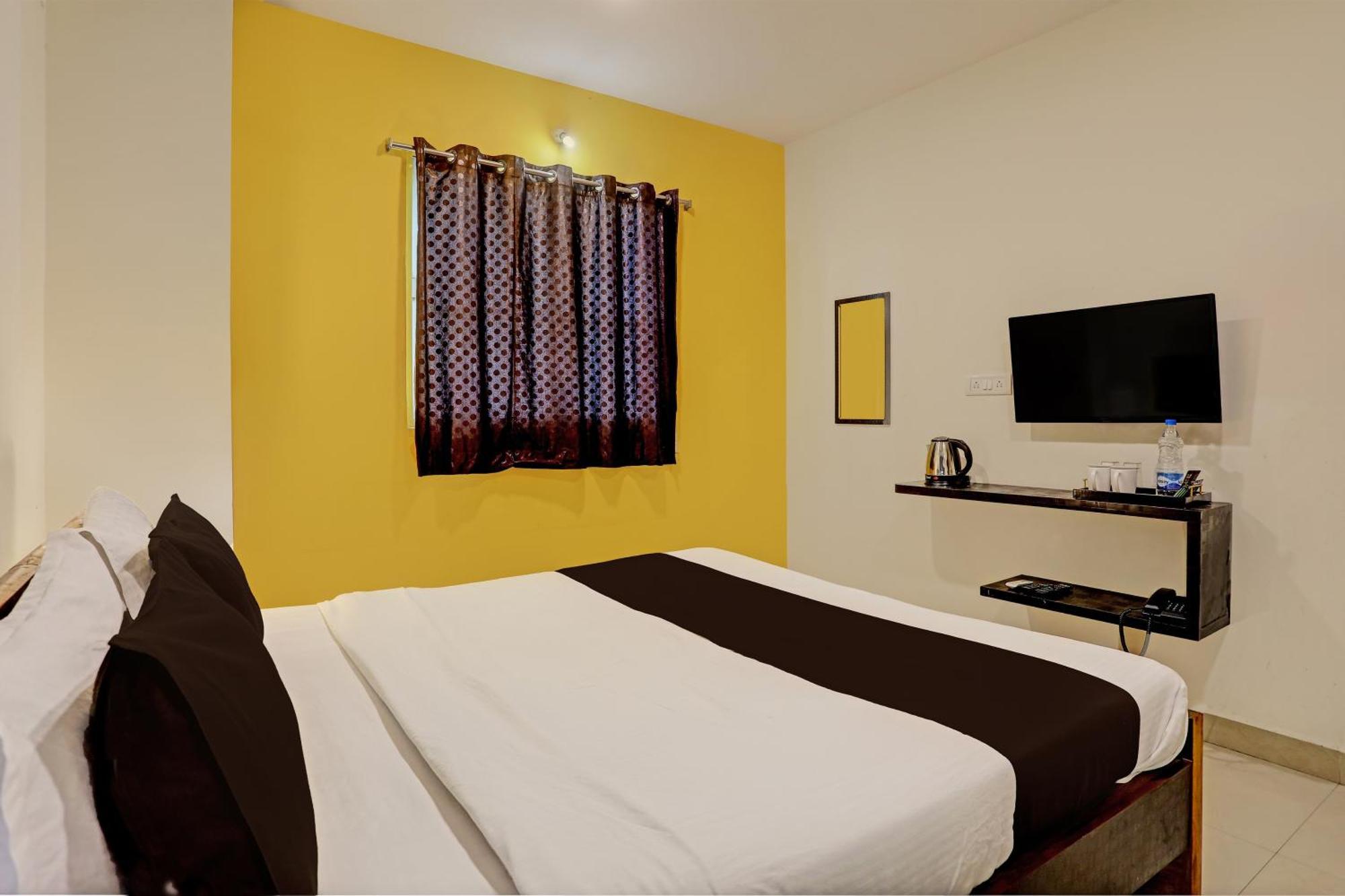 Capital O Saharsh Grand Near Shilparamam Hyderabad Exterior photo