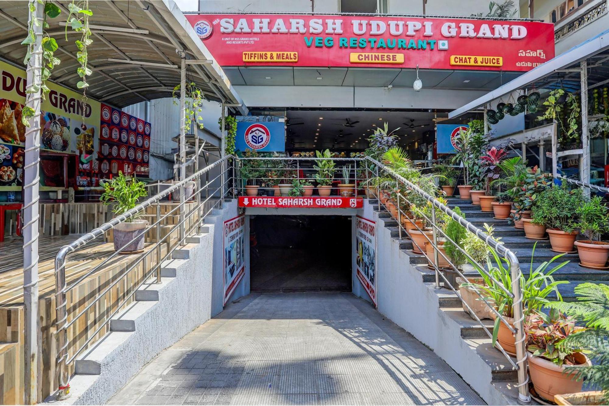 Capital O Saharsh Grand Near Shilparamam Hyderabad Exterior photo